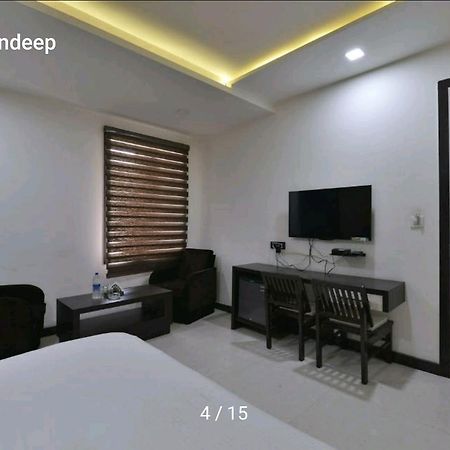 Hotel Karandeep Hisār Esterno foto